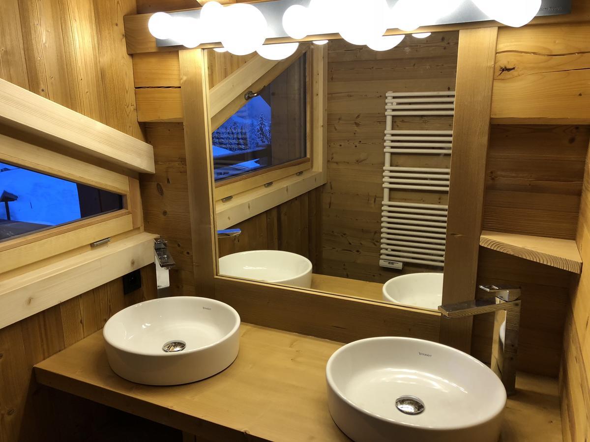 Chalet Nanook นอเทรอ-ดาม-เด-เบลล์คอมบ์ ภายนอก รูปภาพ