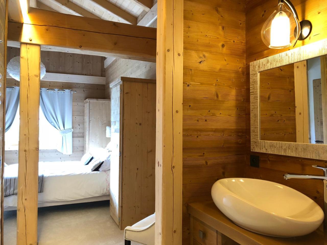 Chalet Nanook นอเทรอ-ดาม-เด-เบลล์คอมบ์ ภายนอก รูปภาพ